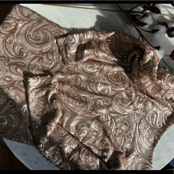 Missguided Gold Sequence Dress, Size 8 - Picture 4 of 5